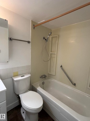 306 10160 116 Street Nw, Edmonton, AB - Indoor Photo Showing Bathroom