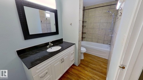 668 Lakewood Road N, Edmonton, AB - Indoor Photo Showing Bathroom