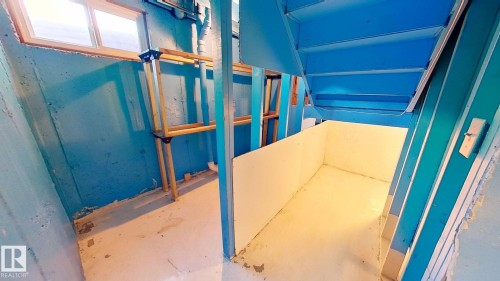 668 Lakewood Road N, Edmonton, AB - 