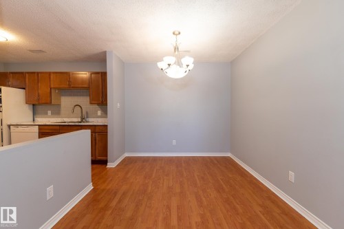 67 1503 Mill Woods Road, Edmonton, AB - Indoor Photo Showing Kitchen