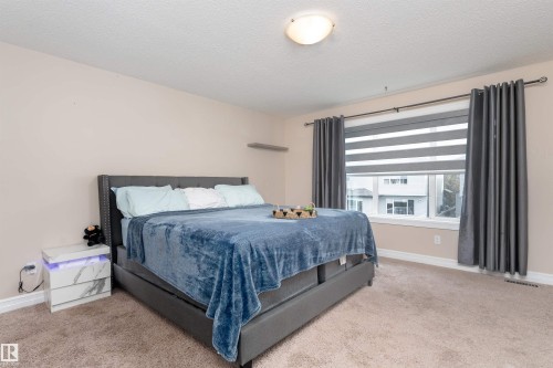 11535 16 Avenue, Edmonton, AB - Indoor Photo Showing Bedroom