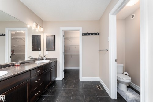 11535 16 Avenue, Edmonton, AB - Indoor Photo Showing Bathroom