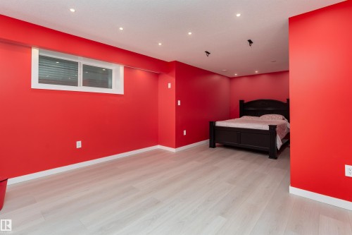 11535 16 Avenue, Edmonton, AB - Indoor Photo Showing Other Room