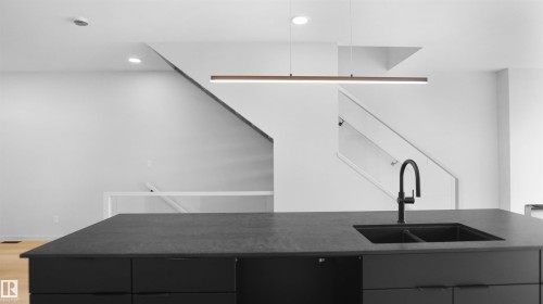 109 Elsinore Place, Edmonton, AB - Indoor Photo Showing Kitchen With Double Sink