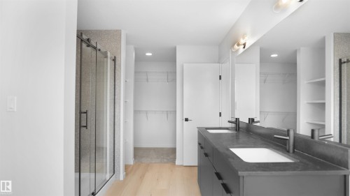 109 Elsinore Place, Edmonton, AB - Indoor Photo Showing Bathroom