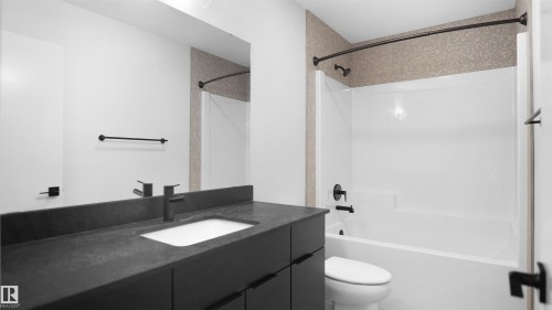 109 Elsinore Place, Edmonton, AB - Indoor Photo Showing Bathroom