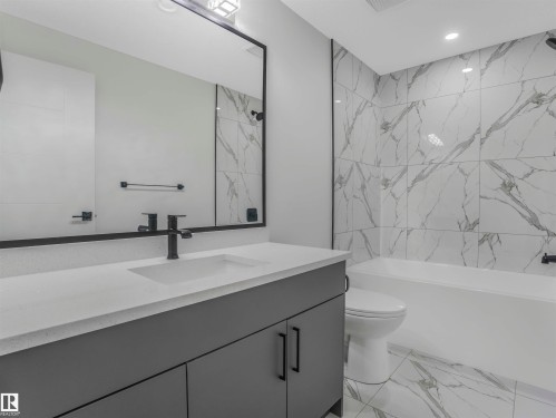 1305 Adamson Drive, Edmonton, AB - Indoor Photo Showing Bathroom