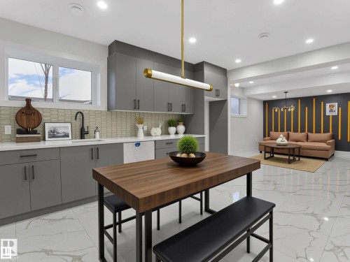 1305 Adamson Drive, Edmonton, AB - Indoor