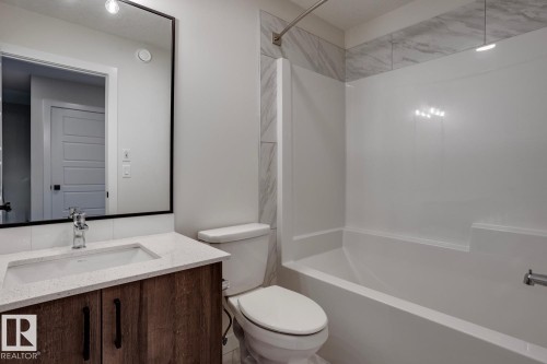 28 Hunter Place, Spruce Grove, AB - Indoor Photo Showing Bathroom