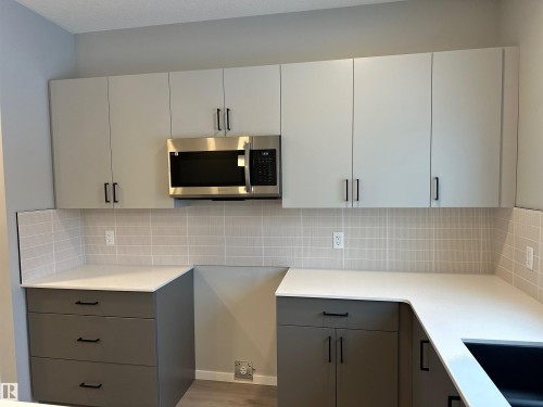 28 Hunter Place, Spruce Grove, AB - Indoor Photo Showing Kitchen