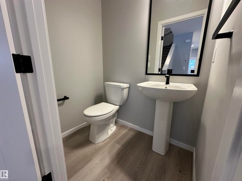 28 Hunter Place, Spruce Grove, AB - Indoor Photo Showing Bathroom