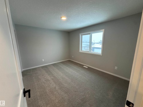 28 Hunter Place, Spruce Grove, AB - Indoor Photo Showing Other Room