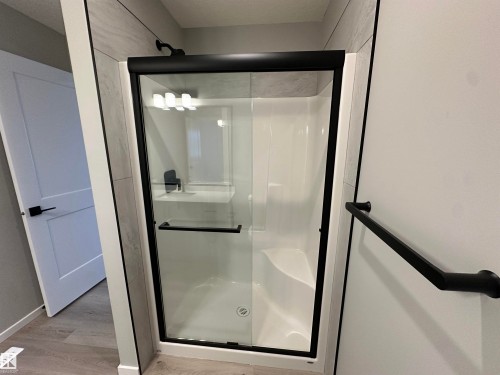 28 Hunter Place, Spruce Grove, AB - Indoor Photo Showing Bathroom