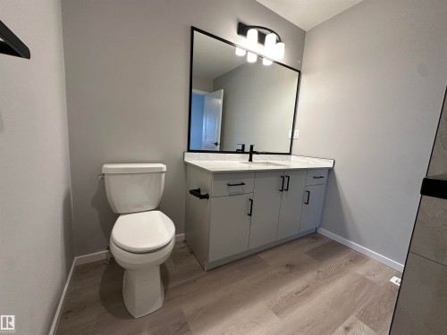 28 Hunter Place, Spruce Grove, AB - Indoor Photo Showing Bathroom
