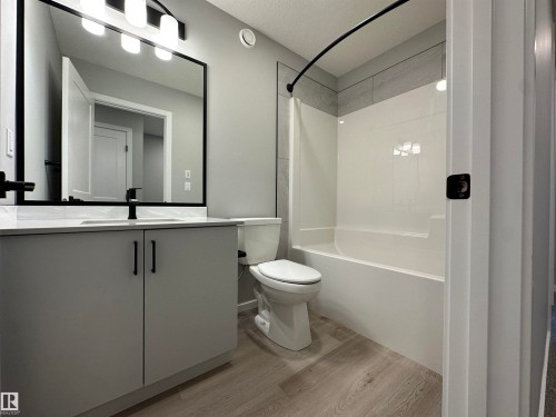 28 Hunter Place, Spruce Grove, AB - Indoor Photo Showing Bathroom