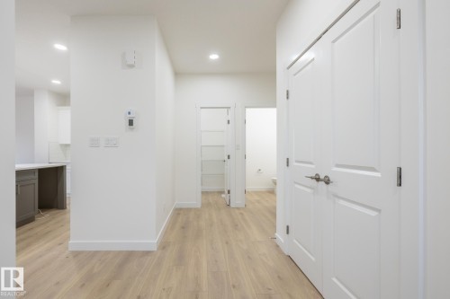 5264 Kinney Place, Edmonton, AB - Indoor Photo Showing Other Room