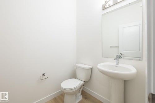 5264 Kinney Place, Edmonton, AB - Indoor Photo Showing Bathroom