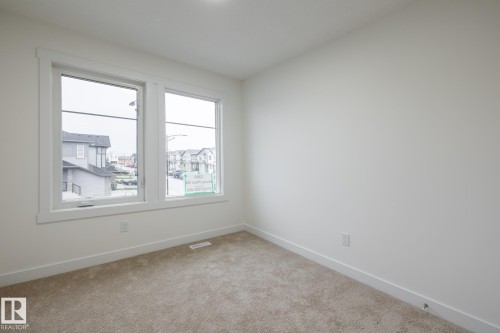 5264 Kinney Place, Edmonton, AB - Indoor Photo Showing Other Room
