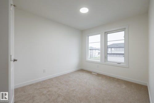 5264 Kinney Place, Edmonton, AB - Indoor Photo Showing Other Room