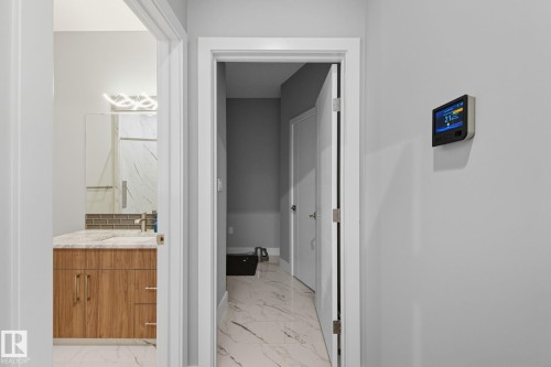 7520 173 Avenue, Edmonton, AB - Indoor Photo Showing Other Room