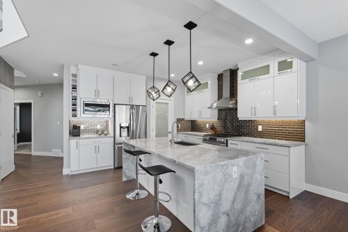 7520 173 Avenue, Edmonton, AB - Indoor Photo Showing Kitchen With Upgraded Kitchen