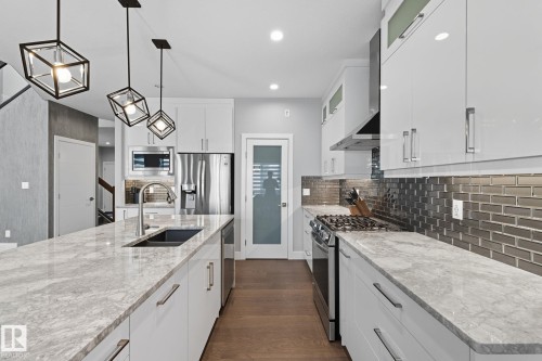 7520 173 Avenue, Edmonton, AB - Indoor Photo Showing Kitchen With Double Sink With Upgraded Kitchen