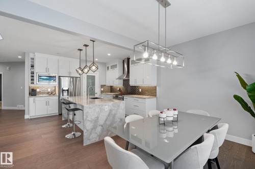 7520 173 Avenue, Edmonton, AB - Indoor Photo Showing Dining Room