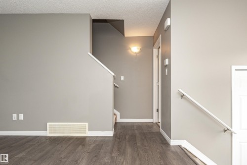 60 9151 Shaw Way, Edmonton, AB - Indoor Photo Showing Other Room