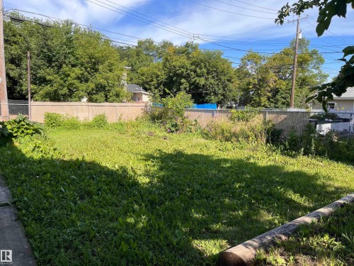 11910 76 St, Edmonton, AB 