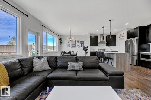 5 Elwyck Gate, Spruce Grove, AB - Indoor Photo Showing Living Room