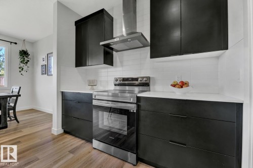 5 Elwyck Gate, Spruce Grove, AB - Indoor Photo Showing Kitchen