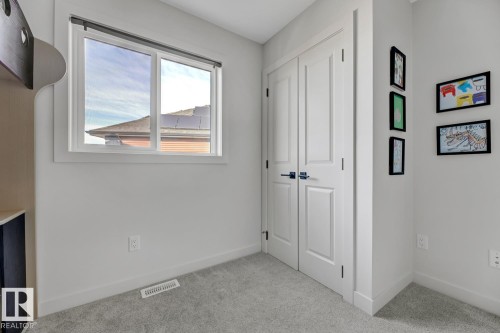 5 Elwyck Gate, Spruce Grove, AB - Indoor Photo Showing Other Room