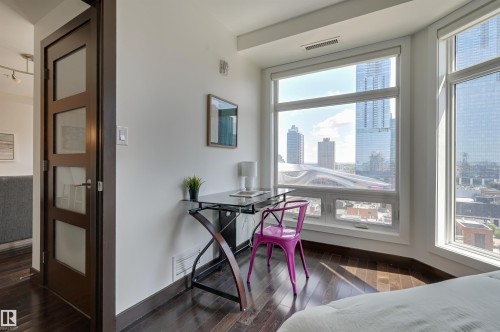 1504 10388 105 Street, Edmonton, AB - Indoor