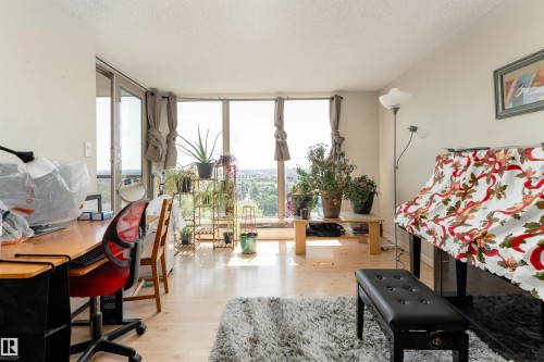 1302 10149 Saskatchewan Drive, Edmonton, AB - Indoor