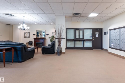 1302 10149 Saskatchewan Drive, Edmonton, AB - Indoor Photo Showing Other Room