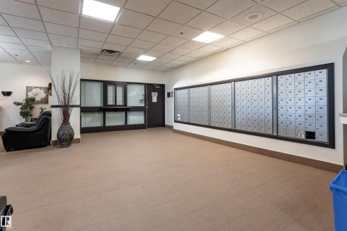1302 10149 Saskatchewan Drive, Edmonton, AB - Indoor Photo Showing Other Room