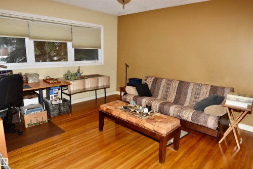 13910 101A Avenue, Edmonton, AB - Indoor Photo Showing Living Room