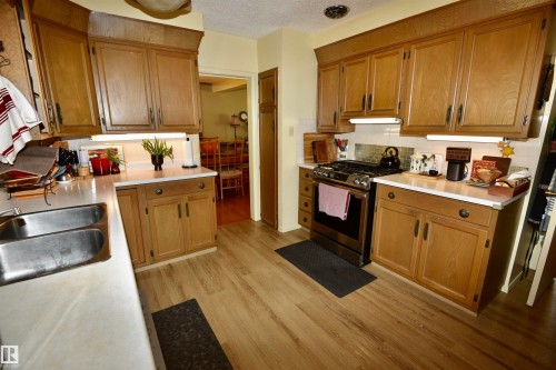 13910 101A Avenue, Edmonton, AB - Indoor Photo Showing Kitchen