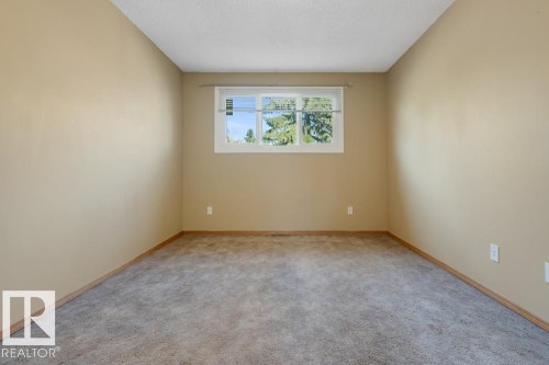 5418 144B Avenue, Edmonton, AB - Indoor Photo Showing Other Room