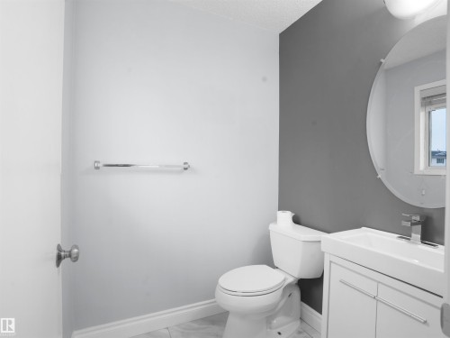 1608 Mill Woods Road E, Edmonton, AB - Indoor Photo Showing Bathroom