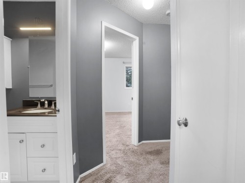 1608 Mill Woods Road E, Edmonton, AB - Indoor Photo Showing Other Room