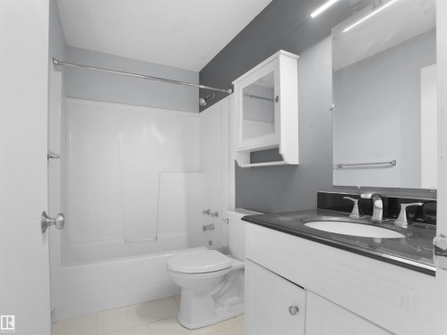 1608 Mill Woods Road E, Edmonton, AB - Indoor Photo Showing Bathroom