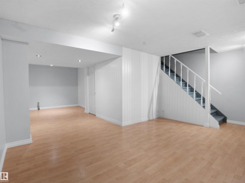 1608 Mill Woods Road E, Edmonton, AB - Indoor Photo Showing Other Room