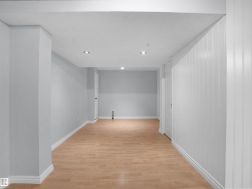 1608 Mill Woods Road E, Edmonton, AB - Indoor Photo Showing Other Room