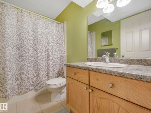 3239 21 Street, Edmonton, AB - Indoor Photo Showing Bathroom