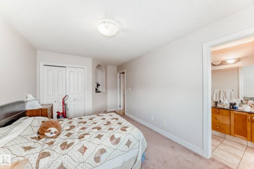 1525 Haswell Close, Edmonton, AB - Indoor Photo Showing Bedroom