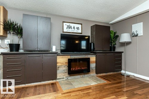 320 Maple Wood Drive, Edmonton, AB - Indoor