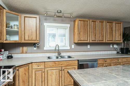 320 Maple Wood Drive, Edmonton, AB - Indoor Photo Showing Kitchen With Double Sink