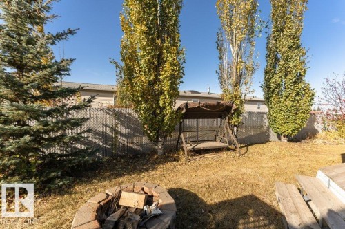 320 Maple Wood Drive, Edmonton, AB - Outdoor