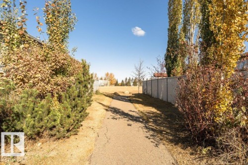 320 Maple Wood Drive, Edmonton, AB - Outdoor